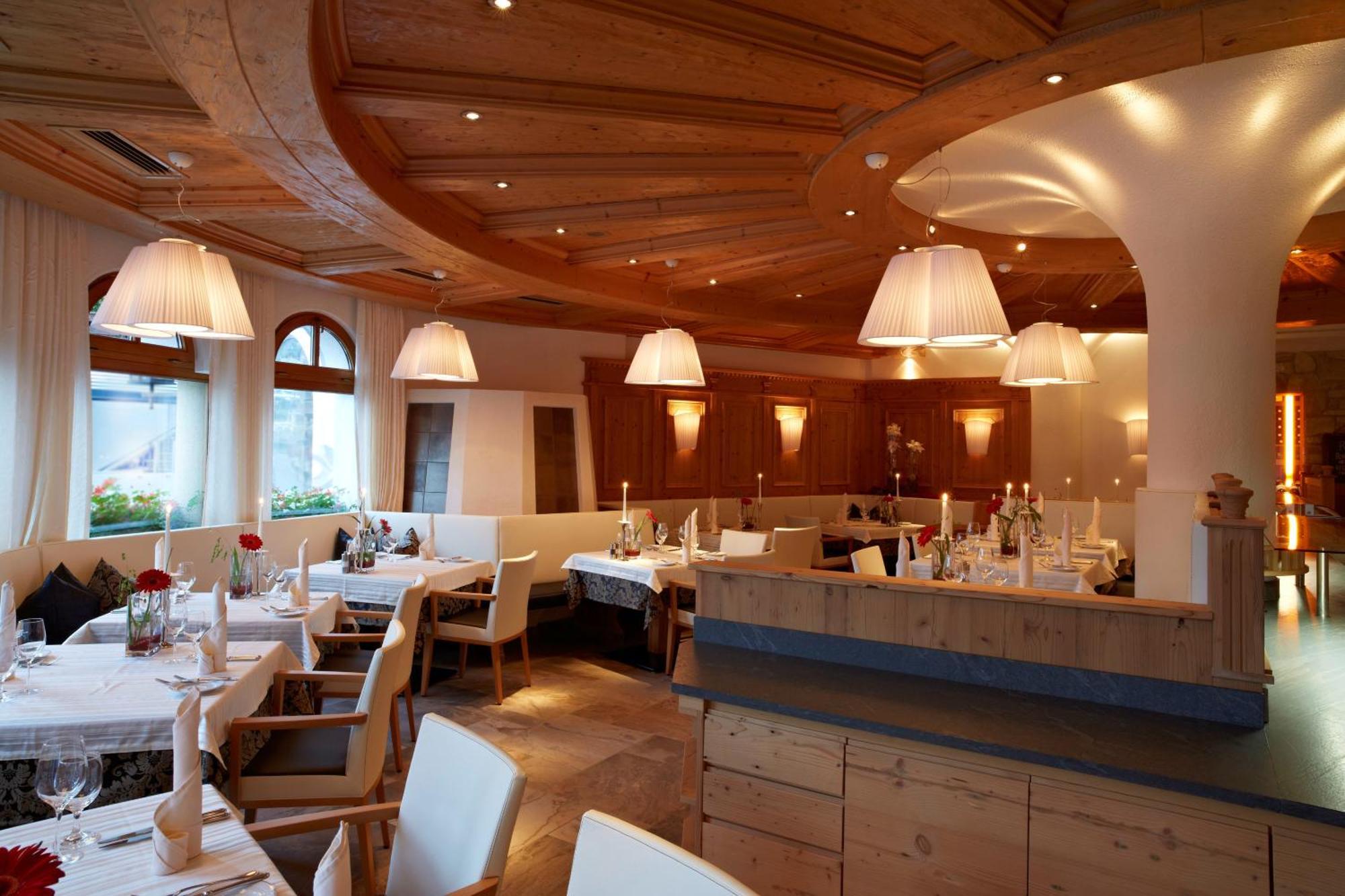 Hotel Tirol Ишгъл Екстериор снимка